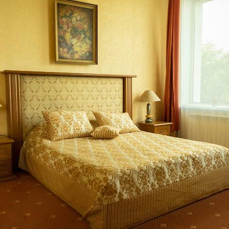 Diplomat Club Hotel Кишинів Екстер'єр фото