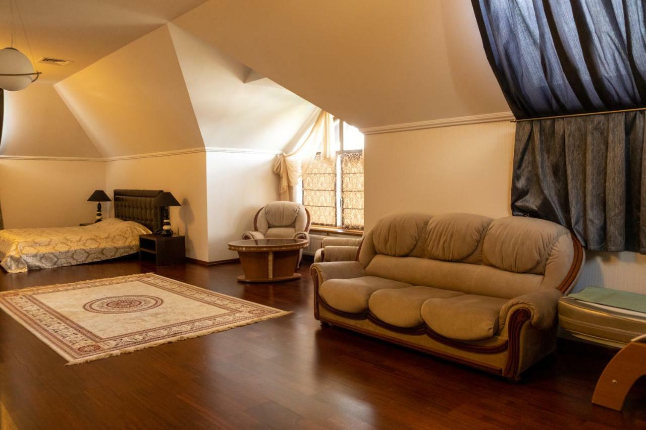 Diplomat Club Hotel Кишинів Екстер'єр фото