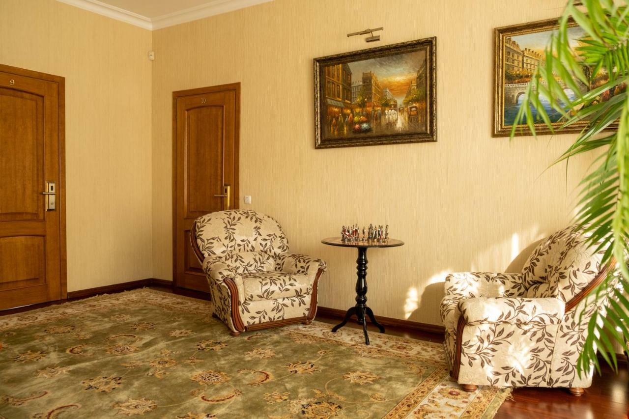 Diplomat Club Hotel Кишинів Екстер'єр фото