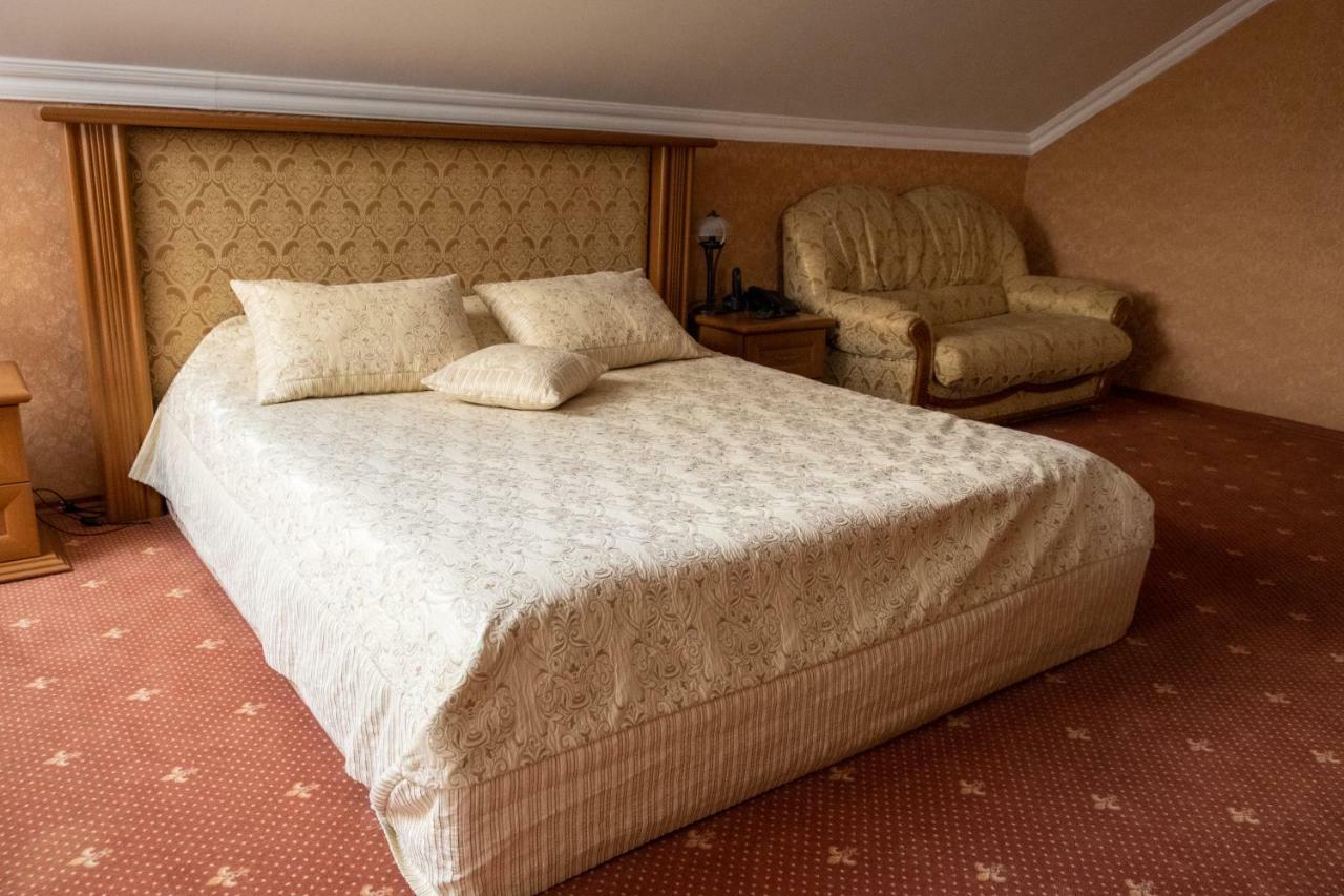Diplomat Club Hotel Кишинів Екстер'єр фото