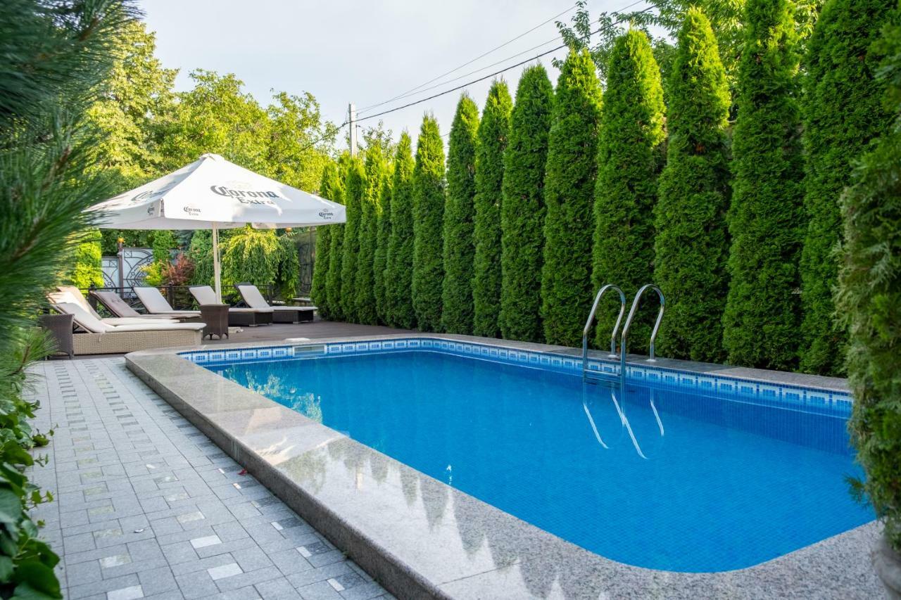 Diplomat Club Hotel Кишинів Екстер'єр фото