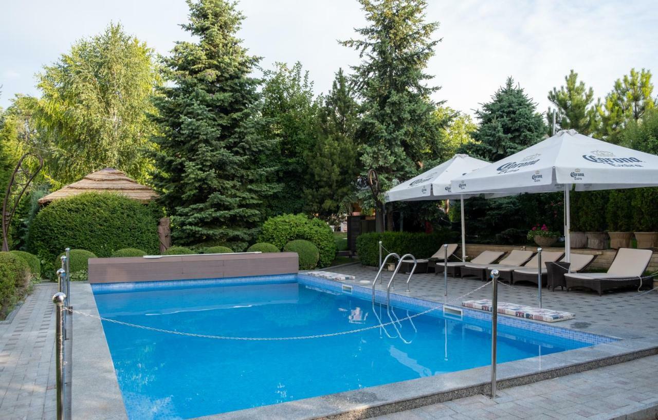Diplomat Club Hotel Кишинів Екстер'єр фото
